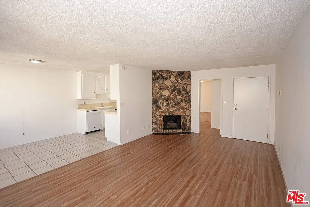 2 bed, 2.0 bath, $3,500 — Photo 3