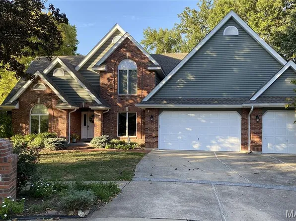 107 Capitol Ct, Saint Charles, MO 63301