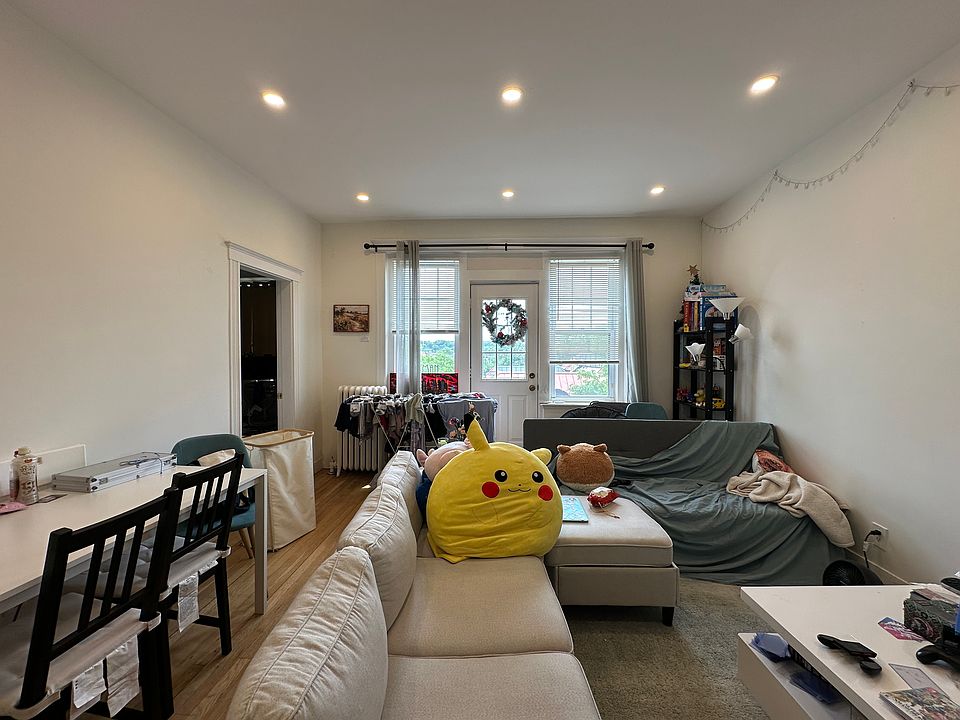 1st image of 35 Mount Hood Rd APT 9