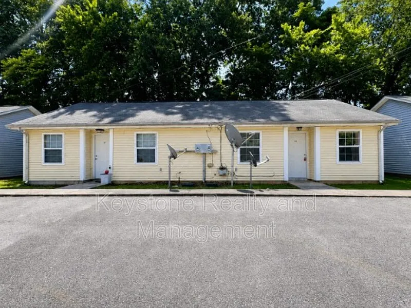 2 bed, 1.0 bath, 850 sqft, $725 — Photo 2