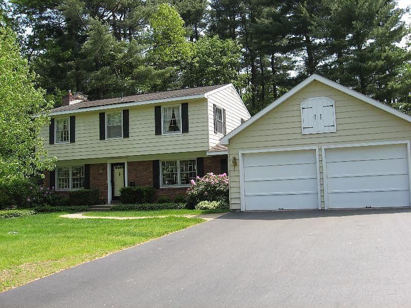 2nd image of 103 Glenhill Dr