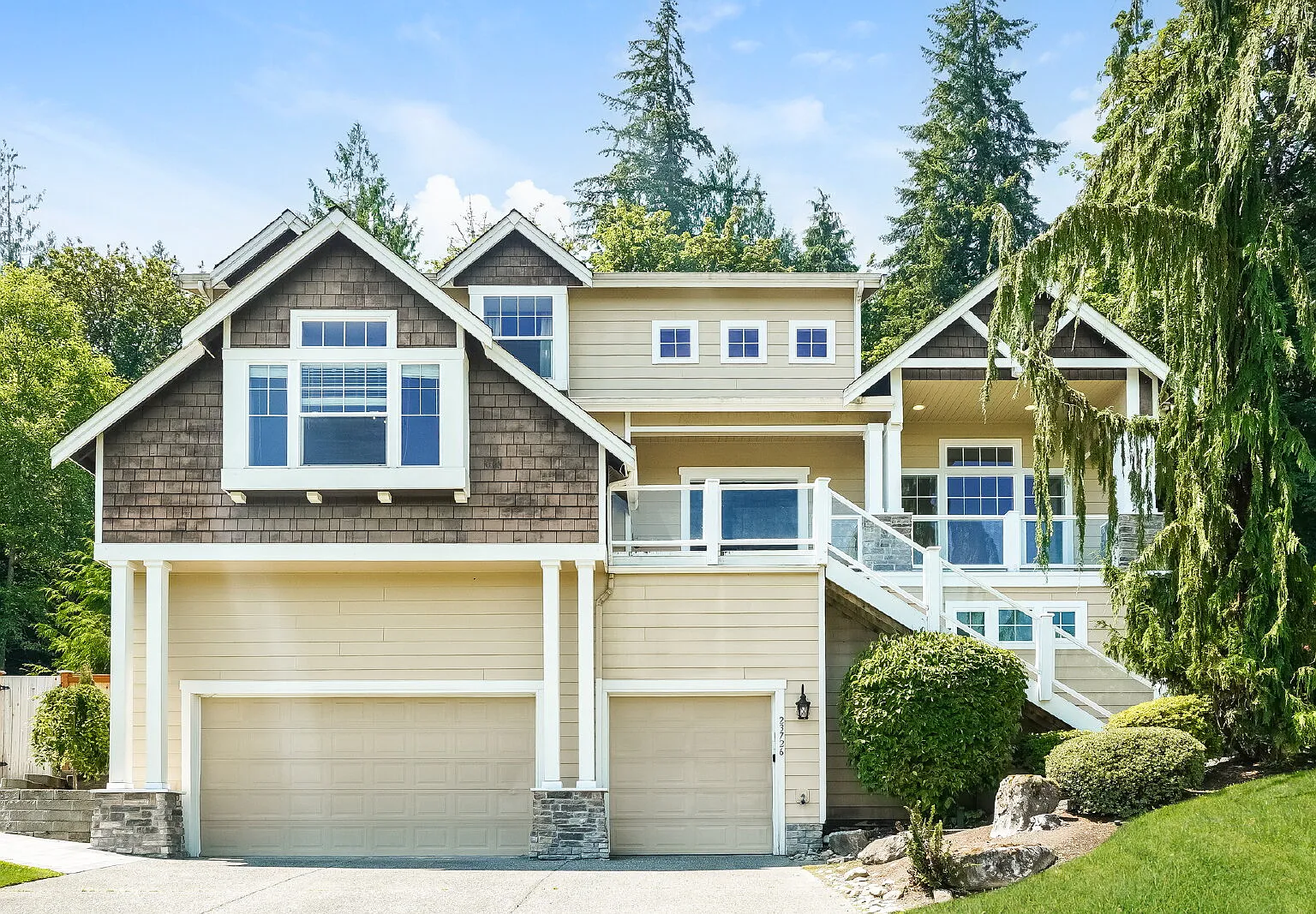 Echo Falls Executive Retreat | Hot Tub | Detached Office | Landscaping Included- Available Now Fo... — Photo 1