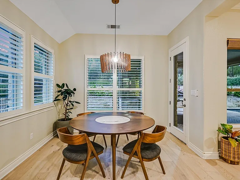 603 Anfield Cir — Photo 16