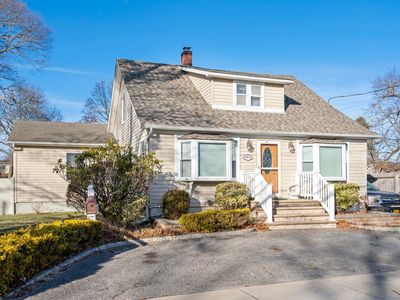 469 Moffitt Boulevard, Islip, NY, 11751