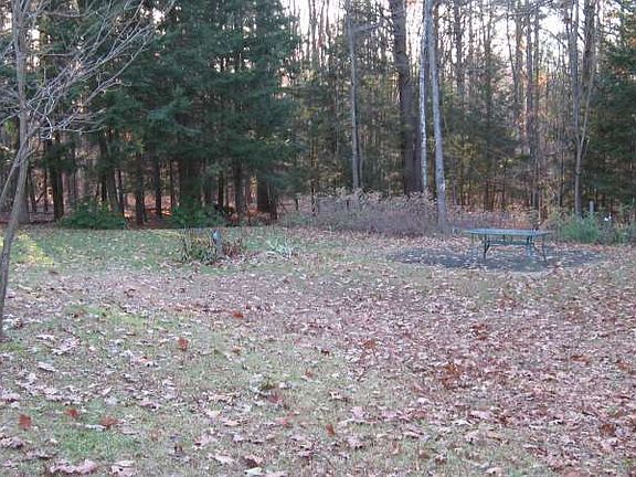 3rd image of 27 Hemlock Dr