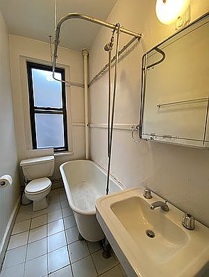 5th image of 231 E 50th St #56