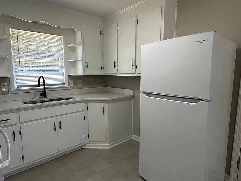 296 Decatur Dr — Photo 10