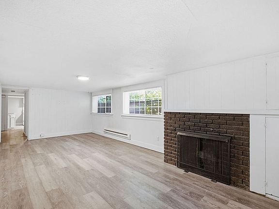 3rd image of 419 Edwards St APT C