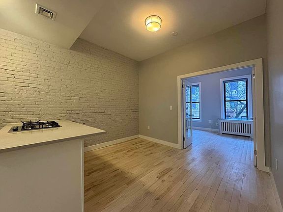 3rd image of 167 E 90th St APT 3A