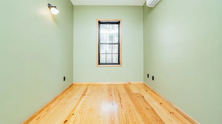 Rented by Nooklyn NYC LLC | media 116