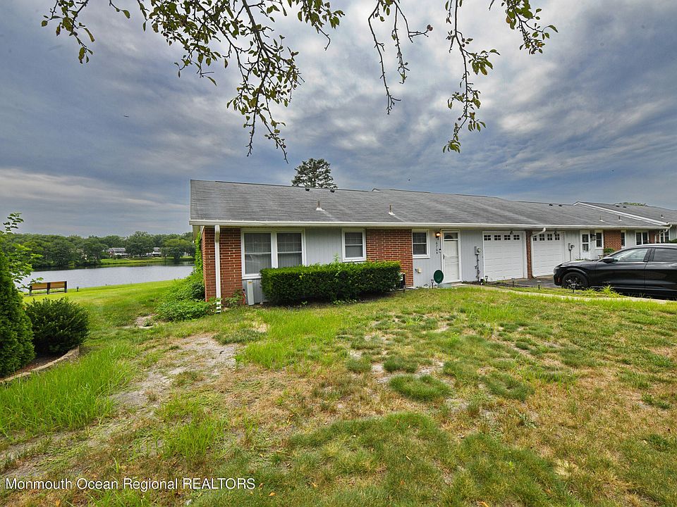 1st image of 676D New Castle Court