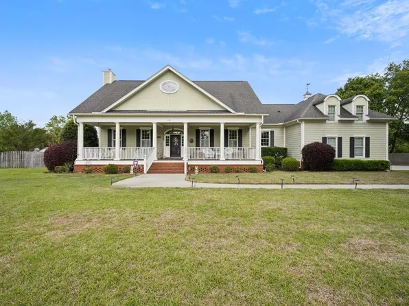527 W Butternut Rd, Summerville, SC 29483