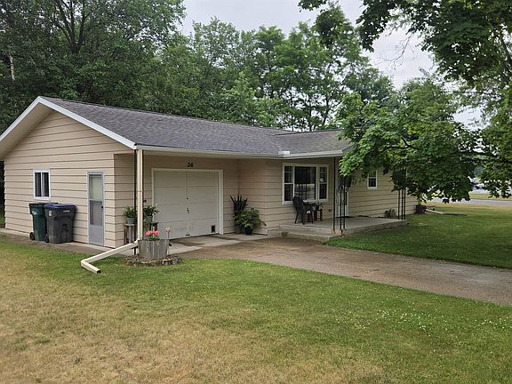 3rd image of 36 Pine Dr