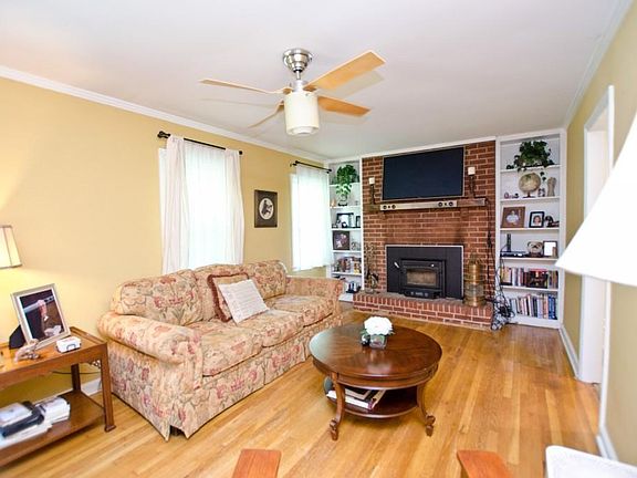 4th image of 1078 Pinehurst Dr SE
