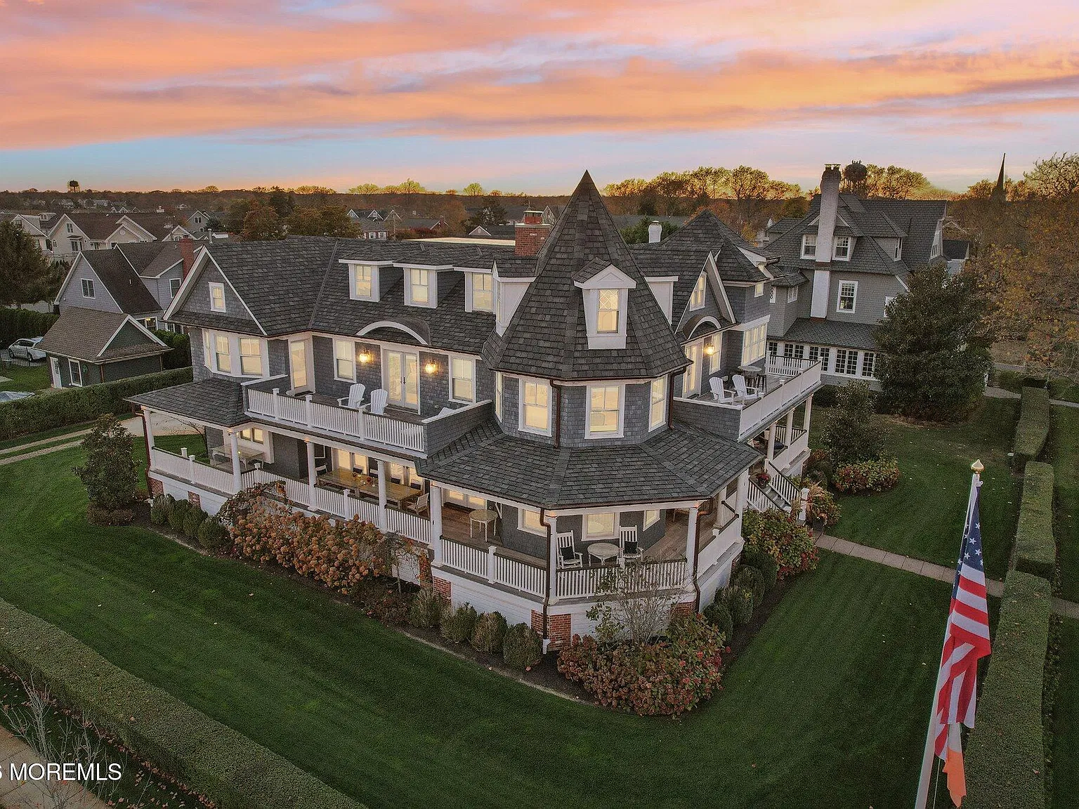 9 bed, 7.5 bath, 6511 sqft, $37,500 — Photo 2