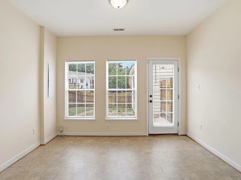 7402 Willow Crossing Ter — Photo 12