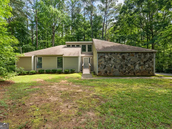 165 Felton Ct, Fayetteville, GA 30214