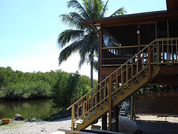 12 minutes by boat to the Gulf