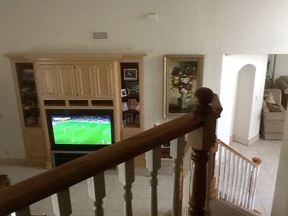4th image of 1483 Las Lomas