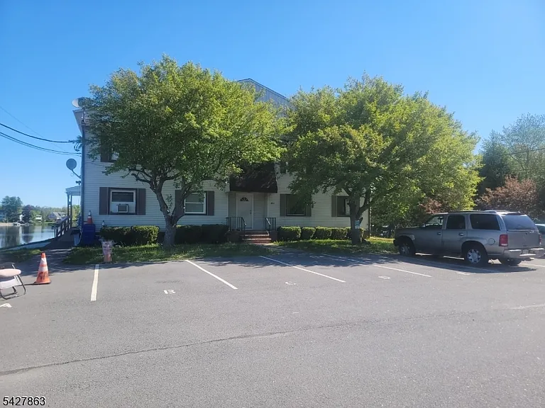 390 Lake Shr W #H — Photo 1