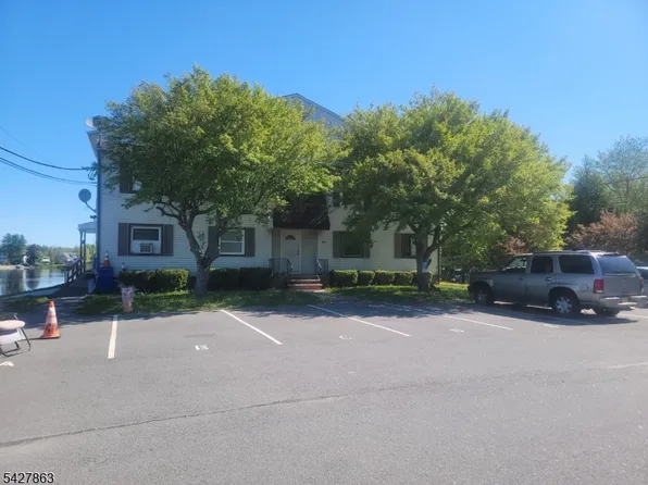 390 Lake Shr W #H, Montague, NJ 07827