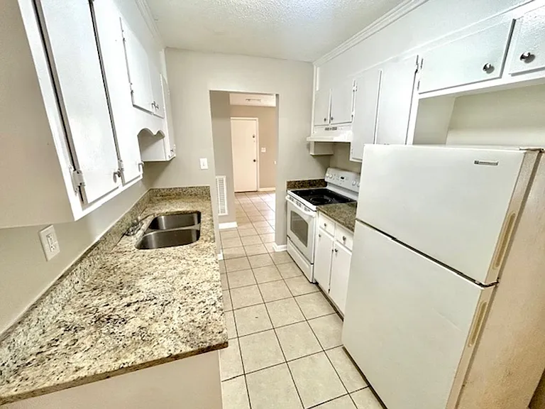 2417 Mount Vernon Rd NW — Photo 8