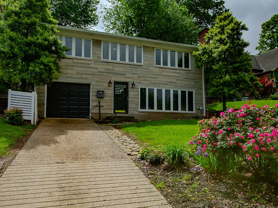 1942 Trevilian Way