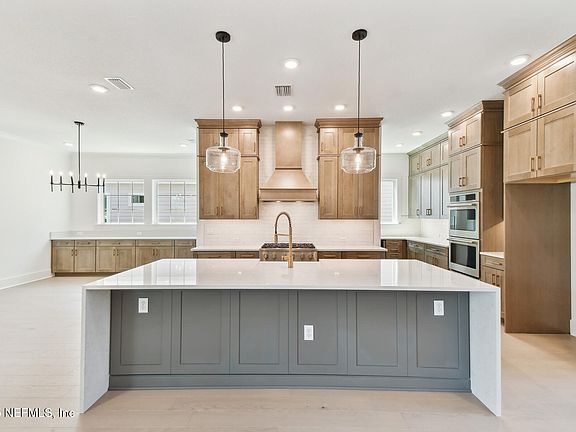 2nd image of 12131 STILLWOOD PNES Boulevard