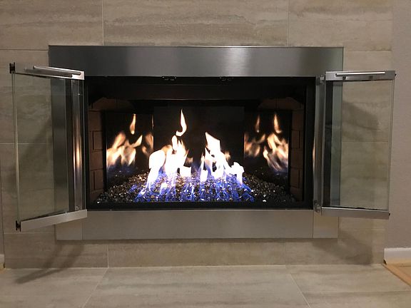 Modern gas fireplace