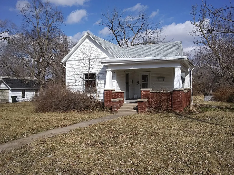 311 S Cottage Grove Ave