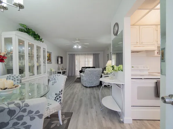 2102 NE 1st Way #104, Boynton Beach, FL 33435