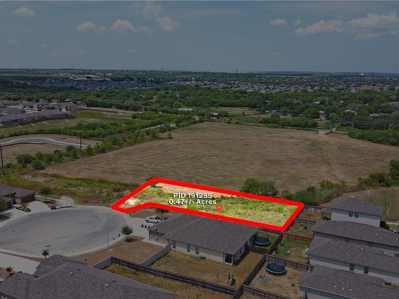 3rd image of 2 Stacy Ln