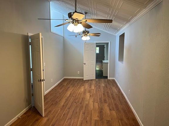 5th image of 2910 Karnes Rd