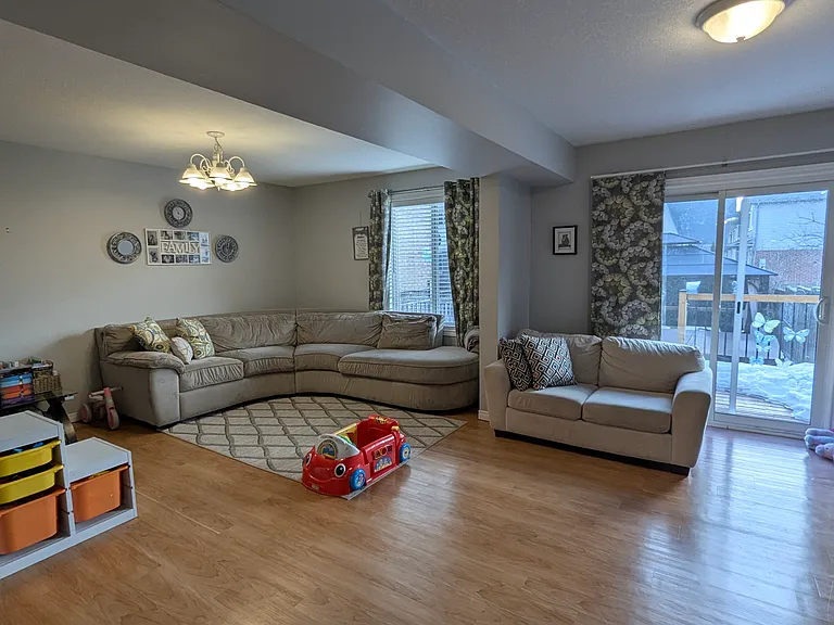 69 Jonathon Ct — Photo 5