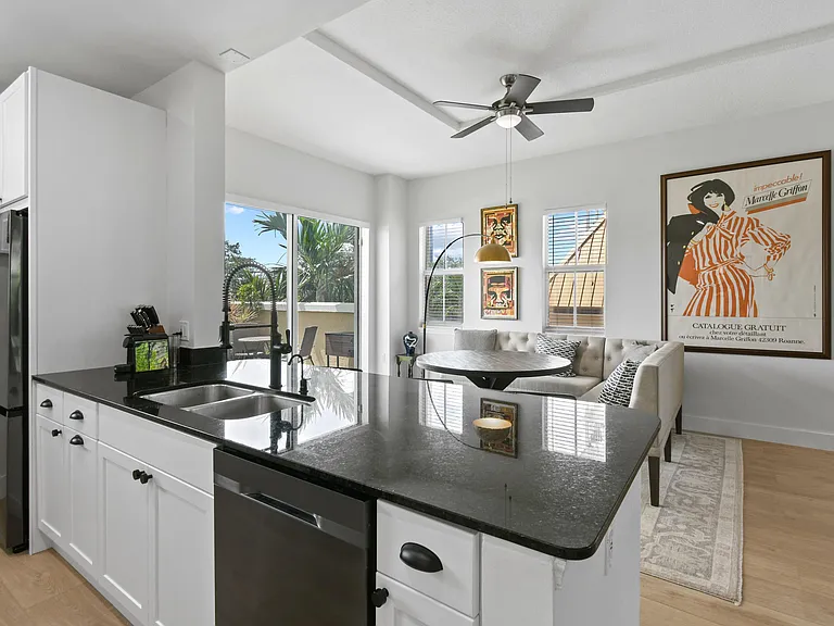 3940 N Flagler Dr #206 — Photo 11