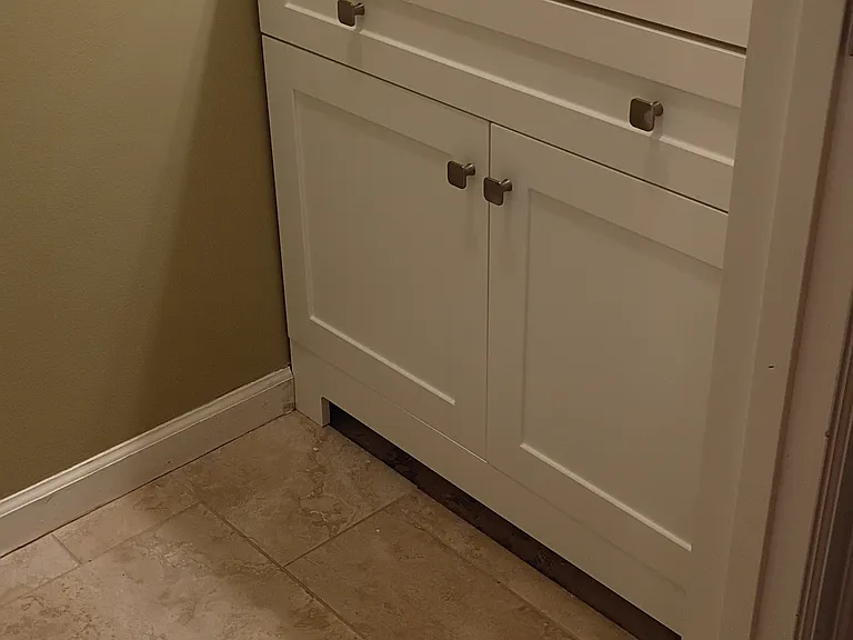 Downstairs half bathroom