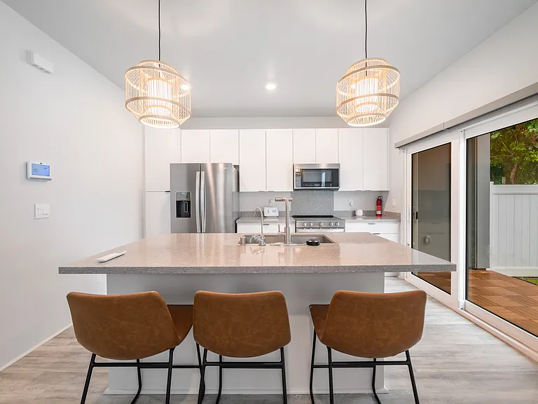 Kitchen counter/island