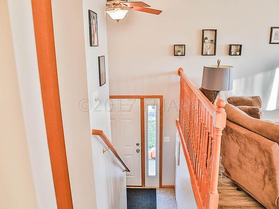 4th image of 1033 41st Ave W