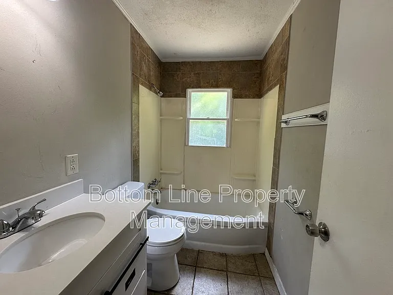 4453 Oakmont Cir — Photo 5