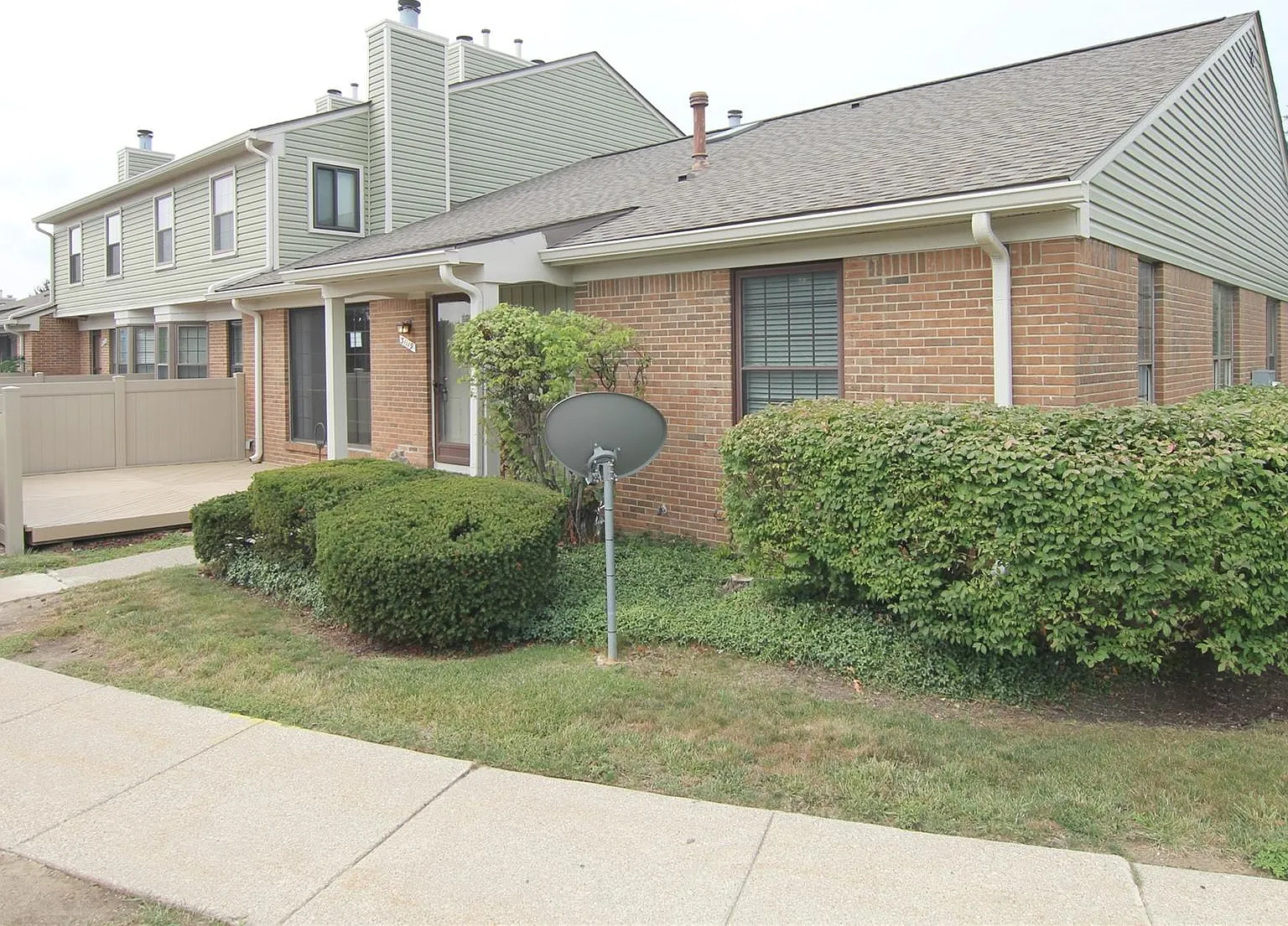 2 bed, 2.0 bath, 1025 sqft, $2,000 — Photo 1