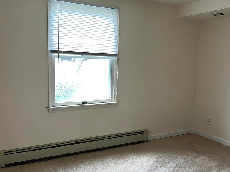465 Adrian Ave — Photo 9