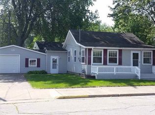 121 W Clinton St, Saint Charles, MI
