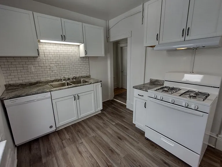 2013-2015 John Ave — Photo 21