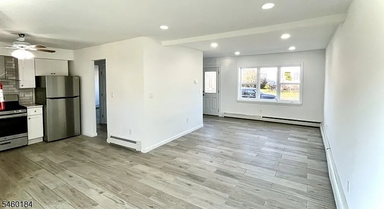 3 bed, 1.5 bath, $3,800 — Photo 3