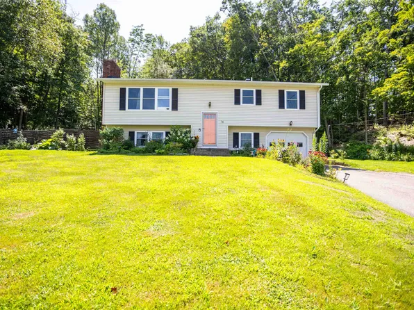 16 Damon Drive, Essex, VT 05452