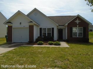 2137 Meadecroft Rd, Charlotte, NC 28214