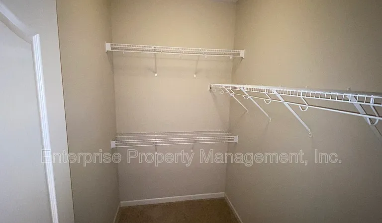 10204 Sutton Ridge Ln — Photo 13