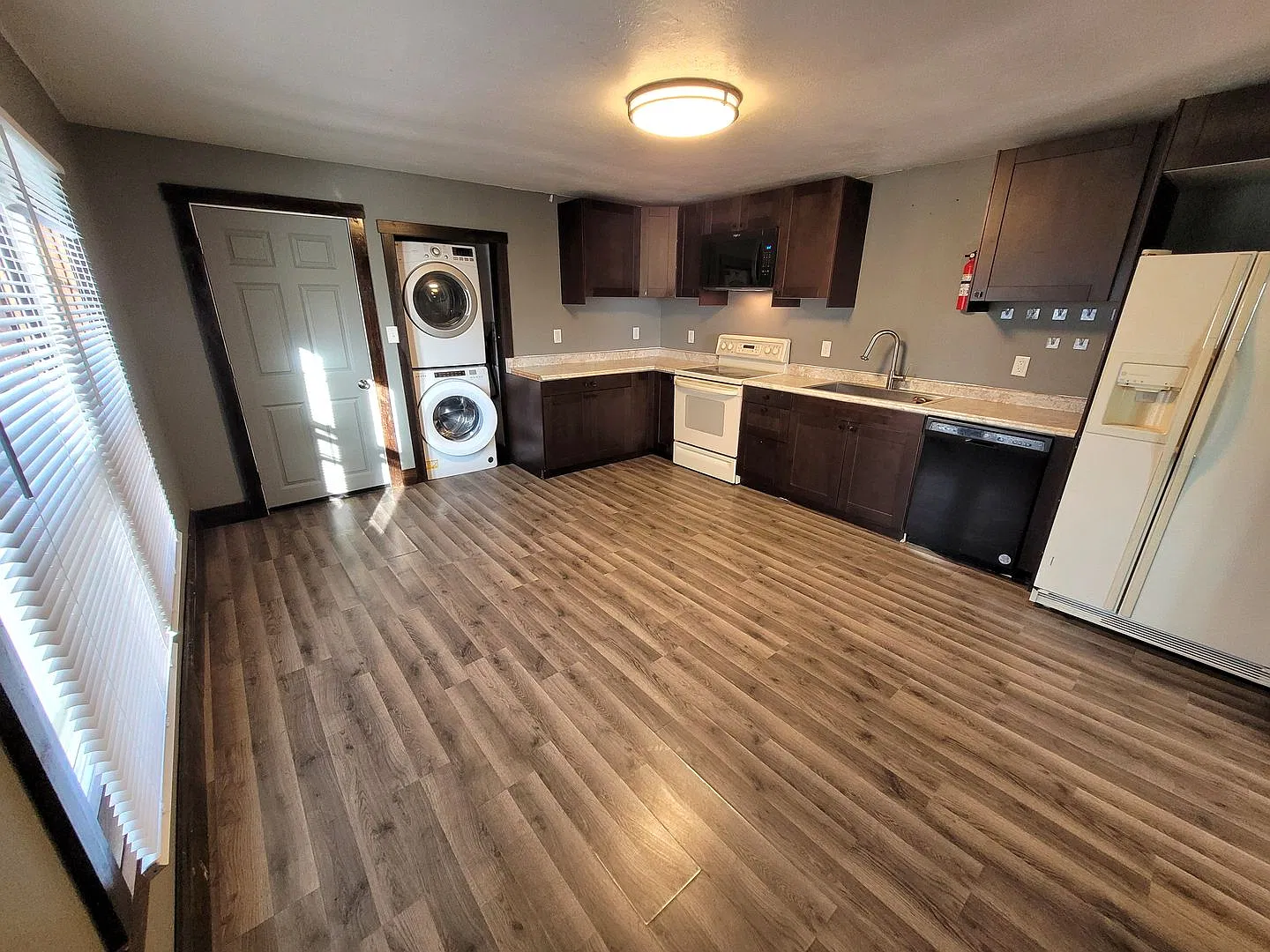 nre6th — Photo 2