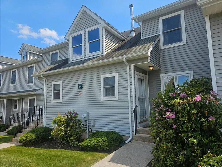 100 Boniface Dr #15D — Photo 1