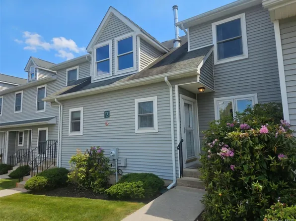 100 Boniface Dr APT 15D, Pine Bush, NY 12566